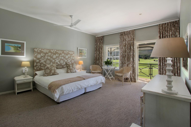 Bedroom, 19th Hole Guest Lodge - Golfers paradise, Overberg