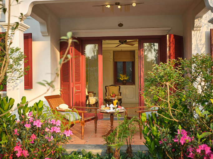 Exterior 9