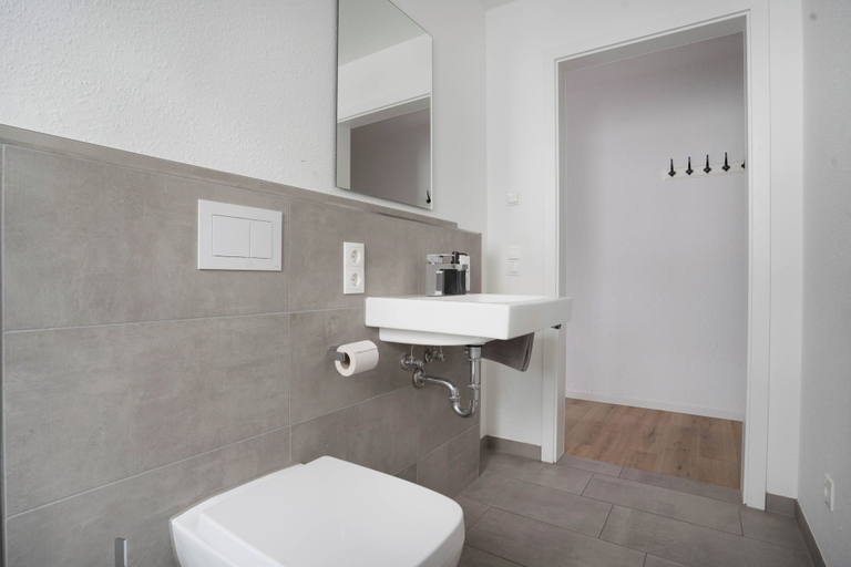 Bathroom 10