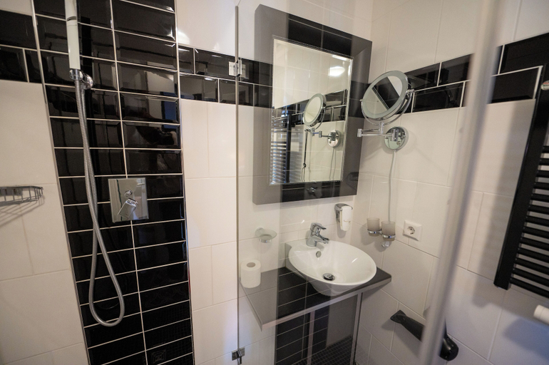 Bathroom 5, Alpenliebe Design Hotel, Traunstein