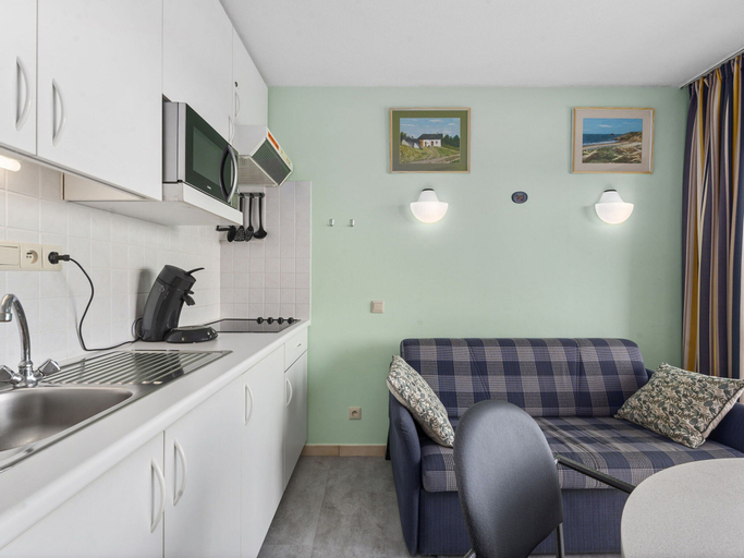 Private kitchen 5, Spacious Studio Near Seafront, West-Vlaanderen