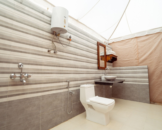 Bathroom 3, Nomads Heaven Desert Camp, Jaisalmer