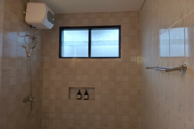 Bathroom 18