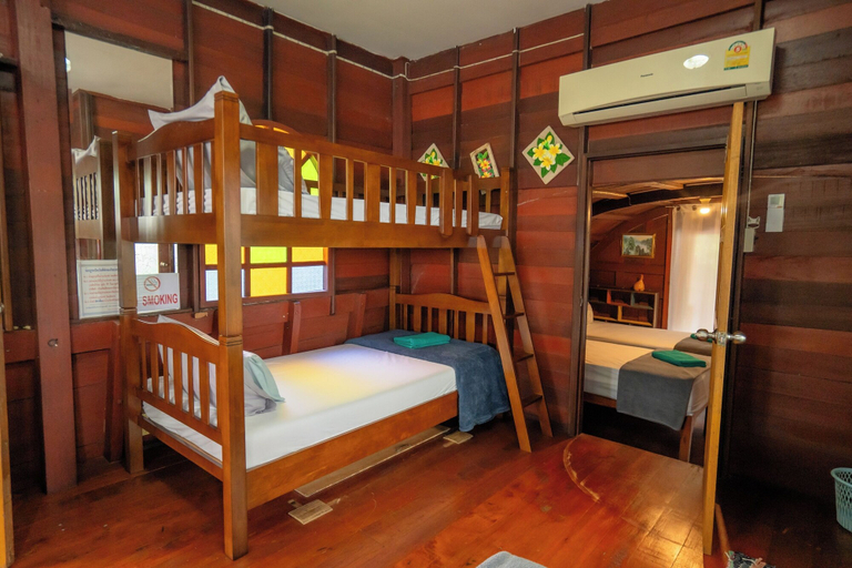 Bedroom 3, Ban Suan Bang Toei Homestay, Sam Phran