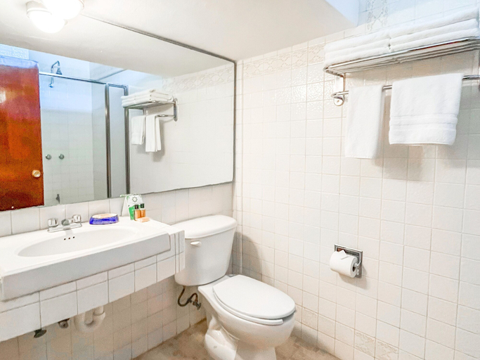 Bathroom 4, Hotel Casa Colonial Cozumel, Cozumel