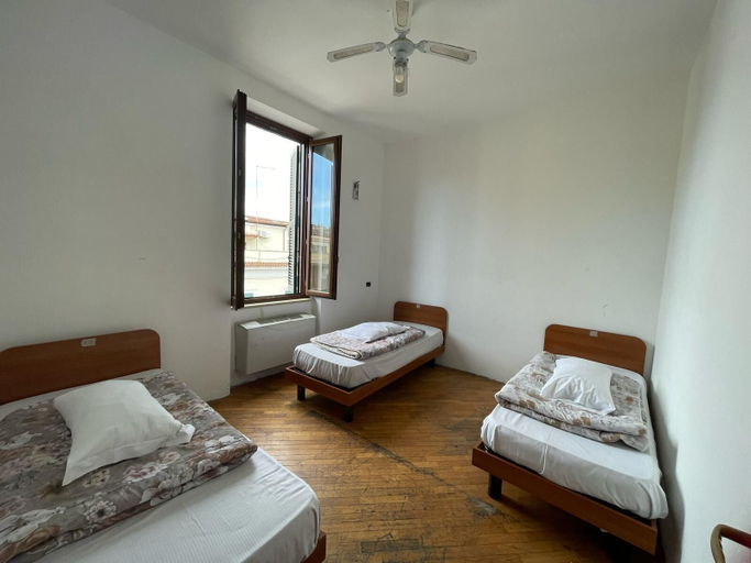 Bedroom 4, Villa Luzzatti Hostel, Rome