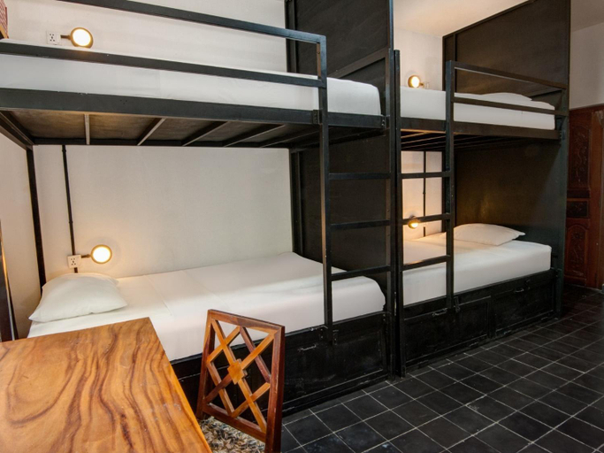 Bedroom 18