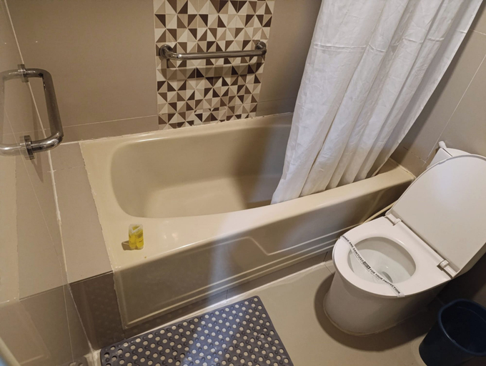 Bathroom 4, Hotel Sogo Quirino Motor Drive Inn, Manila City