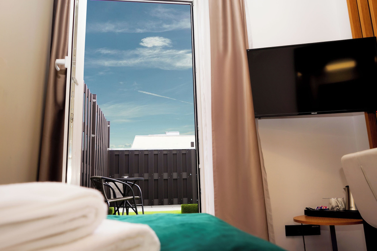 Bedroom 4, M-Pire Hotel Berlin, Berlin
