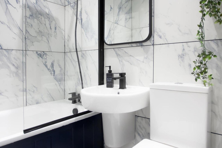 Bathroom 4, 3 bed House Camberwell With Private Garden, London