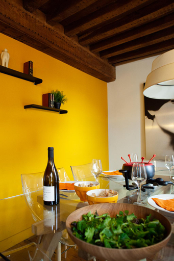 Others 5, Apt Moutarde, calme, authentique,  70m2 3e étage, Côte-d'Or