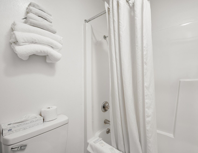 Bathroom 4, StayInn - Grand Forks, Grand Forks