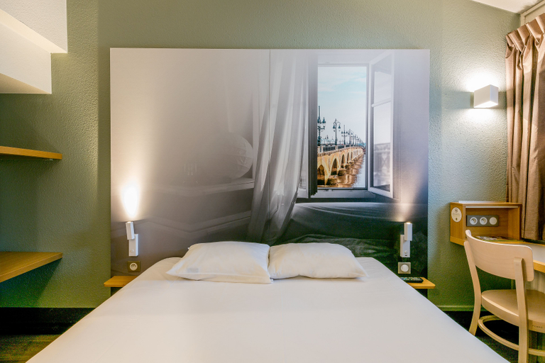 Bedroom 3, B&B HOTEL Bordeaux Lormont, Gironde