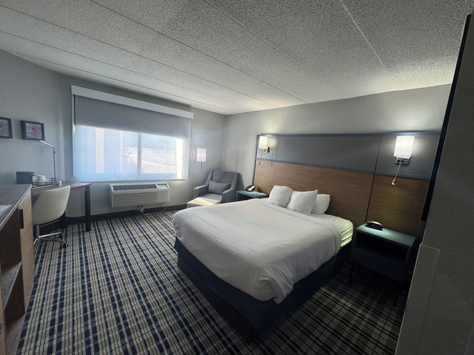 Bedroom 4, AmericInn by Wyndham Albert Lea, Freeborn