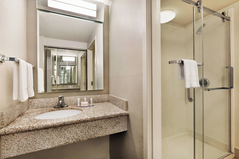 Bathroom 3, Courtyard by Marriott Tulsa Central, Tulsa