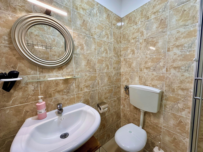 Bathroom 5, Sweet Dreams, Napoli