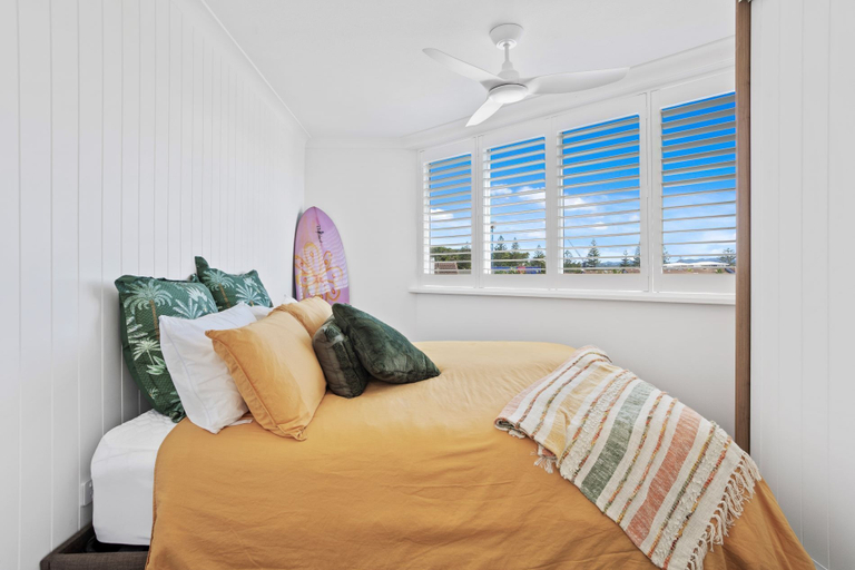 Bedroom 4, 3 Bedroom Miami Oceanfront Apartment, Gold Coast