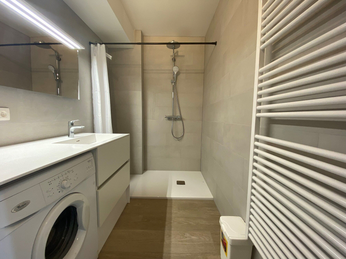 Bathroom, Nieuwpoort Beach Retreat, West-Vlaanderen