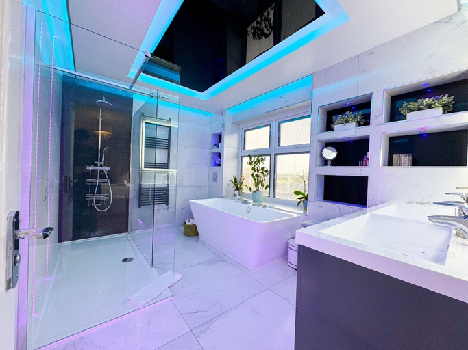 Bathroom 4, The Firs Luxury Home, Lincolnshire