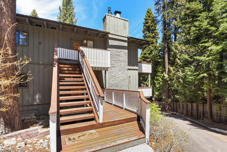 Exterior & Views 1, Waters Edge Oasis Shared Pool & Pier Access, El Dorado