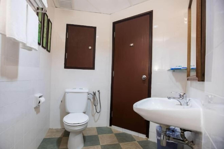 Bathroom 25