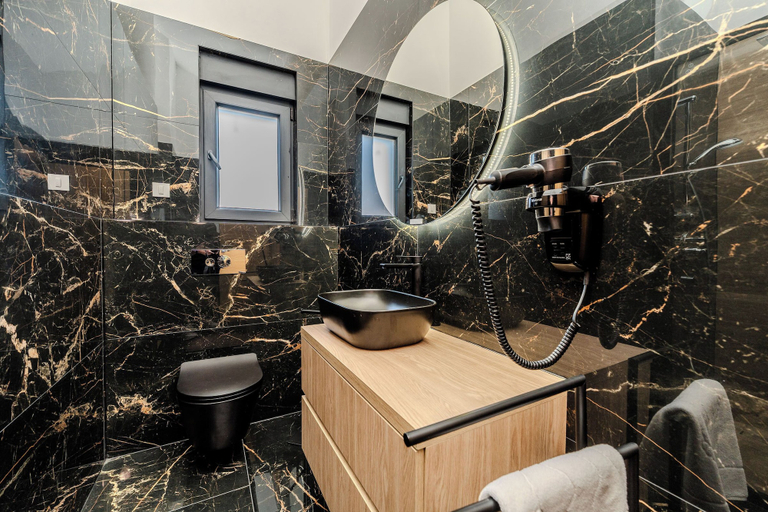 Bathroom 4, Apartments Royal, Vir