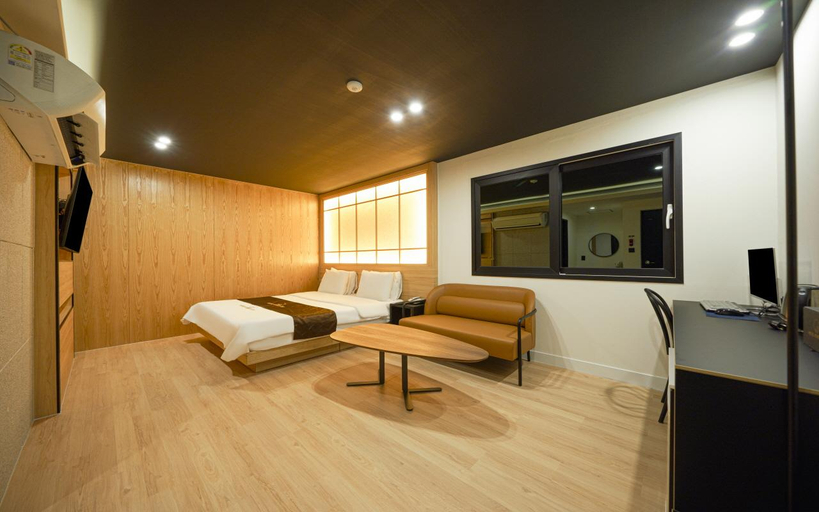 Bedroom 15