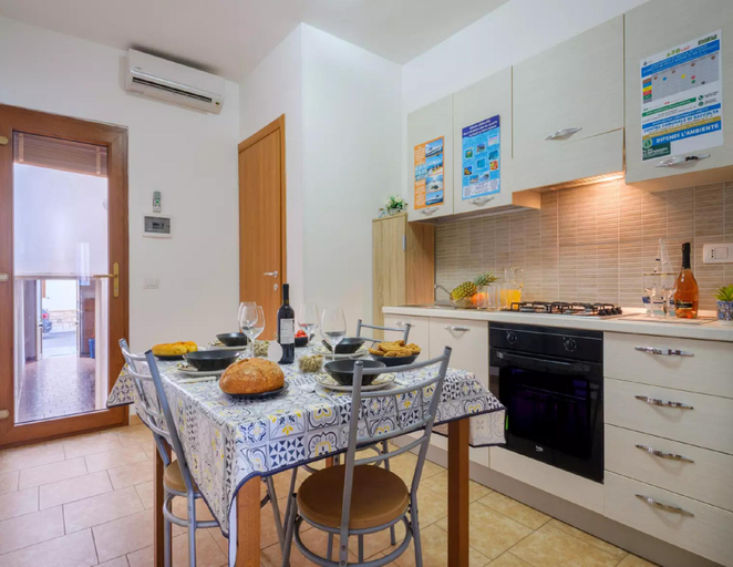Others 3, Luxury Holiday Home Sea View Panoramic Terrace, Lecce