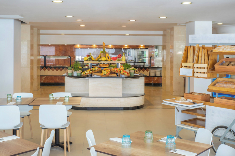 Food & Drinks 4, Sol Palmanova Mallorca, Baleares