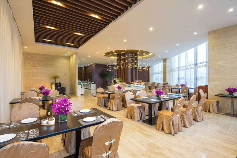 Food & Drinks, Ramada Huize, Qujing