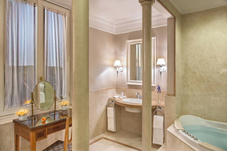 Bathroom 3, Rome Marriott Grand Hotel Flora, Roma