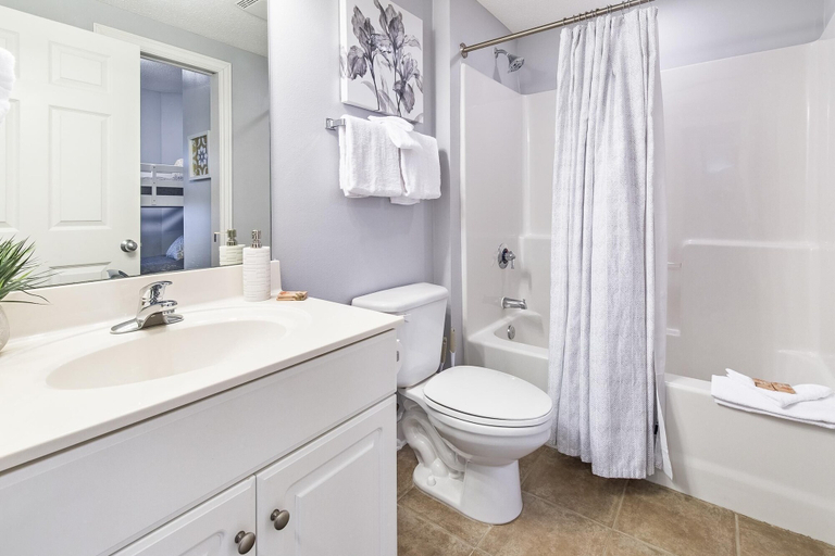 Bathroom 4, Majestic Beach Towers 2-2003, Bay