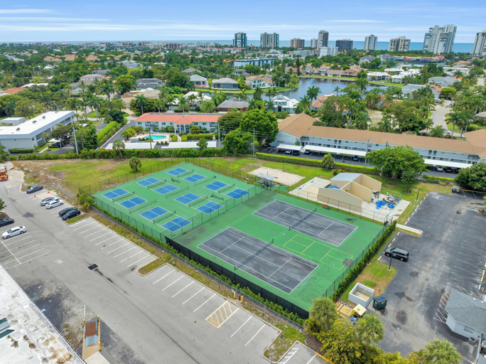 Exterior & Views 2, Park Shore Resort, Collier