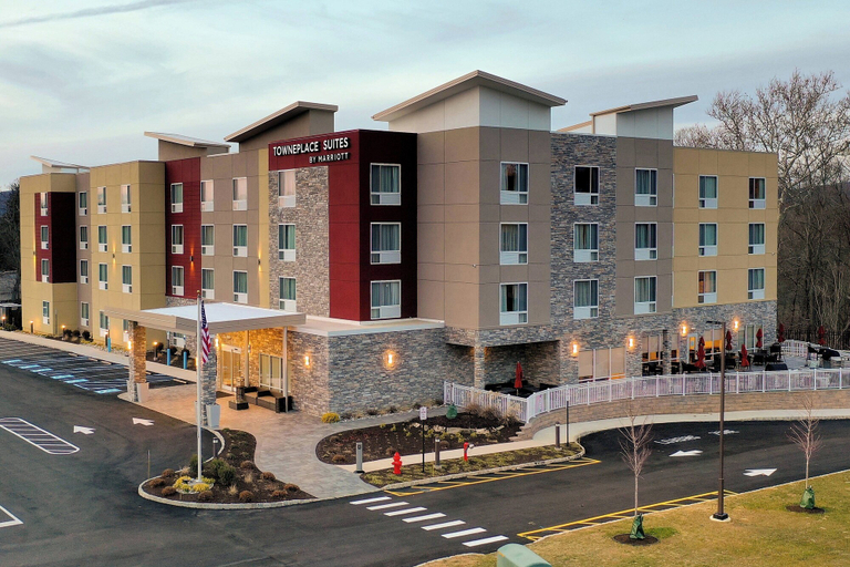 Exterior & Views 1, TownePlace Suites by Marriott Clinton, Hunterdon