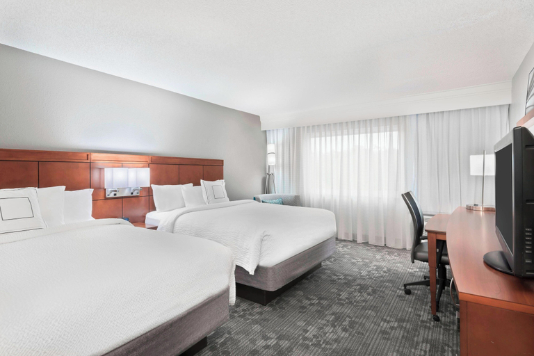 Bedroom 4, Courtyard by Marriott Sarasota Bradenton Airport, Sarasota