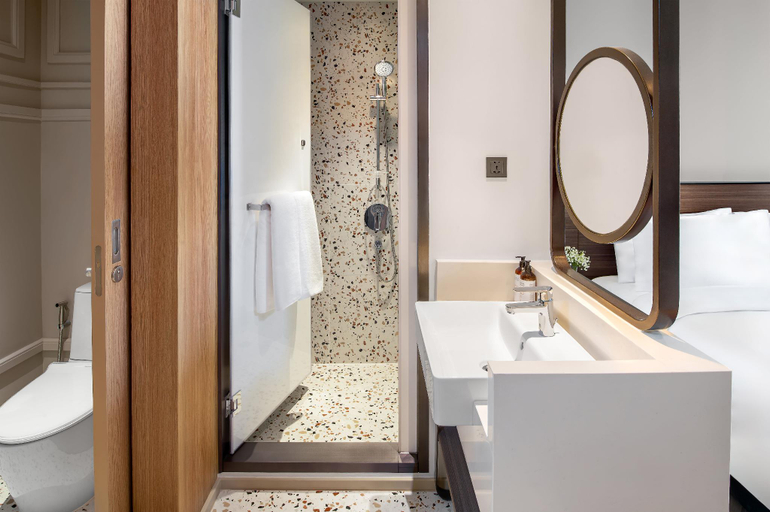 Bathroom 12