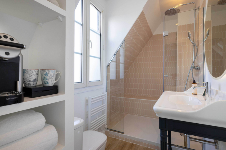 Bathroom 4, Hôtel Madeleine Haussmann, Paris