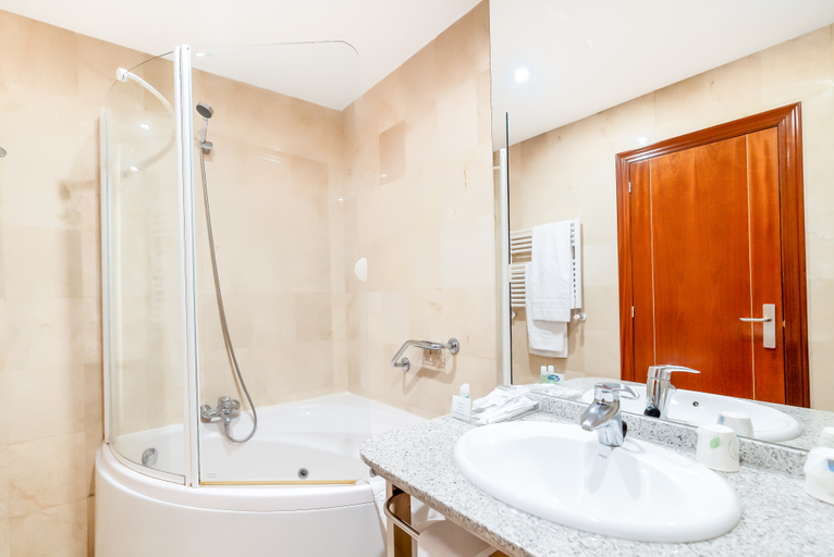 Bathroom 4, Ponferrada Plaza, León