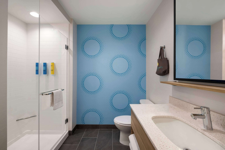 Bathroom 4, Tru By Hilton Charlotte Tyvola I-77, Mecklenburg