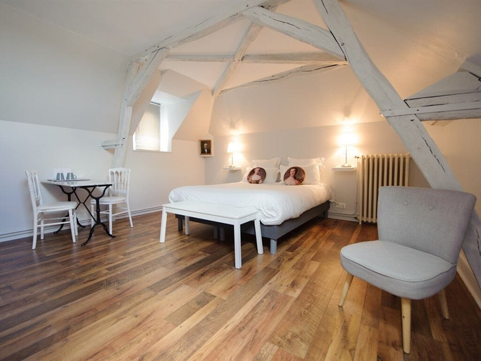 Bedroom 25
