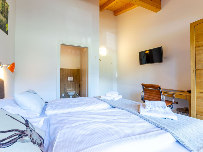 Bedroom 2, Apartment in Piesendorf in ski Area With Sauna, Zell am See
