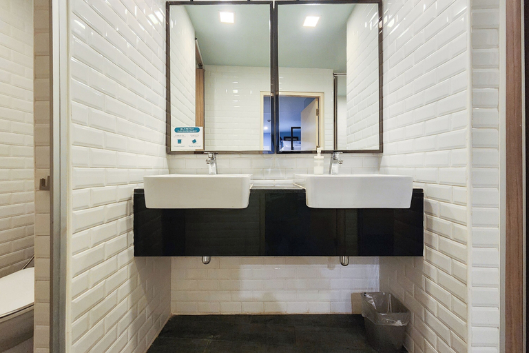 Bathroom 11