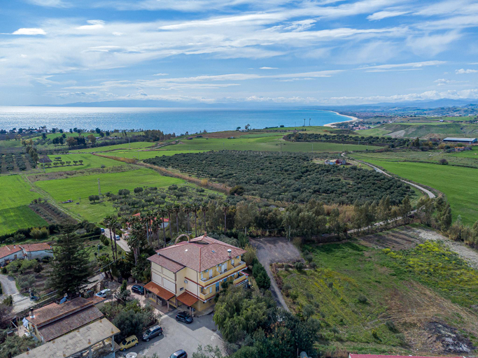 Others 3, Home Le Castella, Crotone