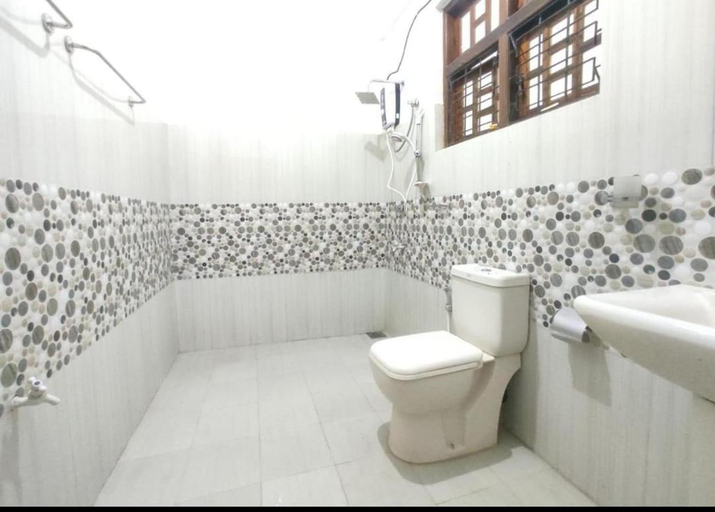 Bathroom 2, Diyasisila, Hali-Ela