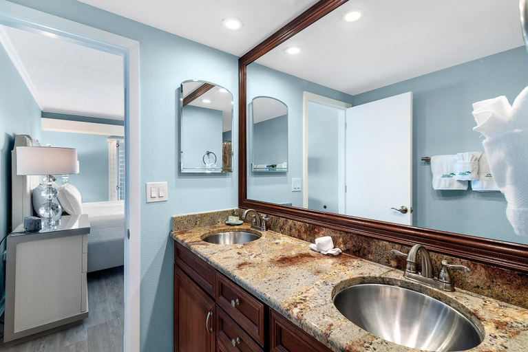 Bathroom 3, Shipwatch D604, Escambia