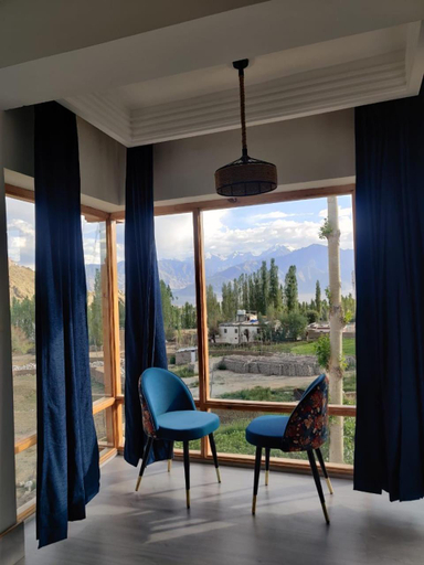 Others 3, The Morning Sky hotel, Leh