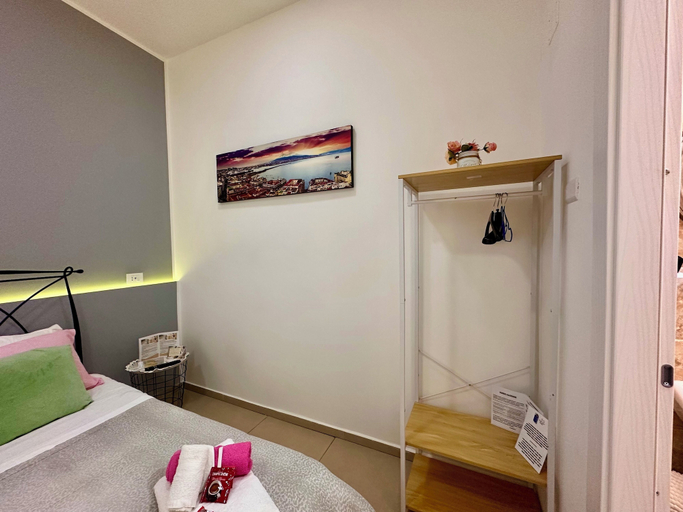 Bedroom 4, Sweet Dreams, Napoli