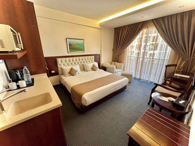 Bedroom 3, MidTown Hotel & Suites, Beirut