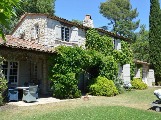 Exterior 2, Beautiful Holiday Home With Garden, Var