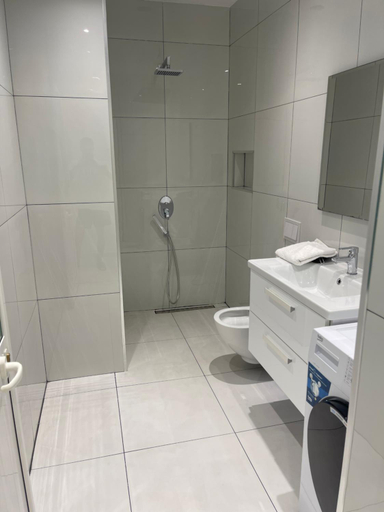 Bathroom 3, Aron apartments, Tiranës